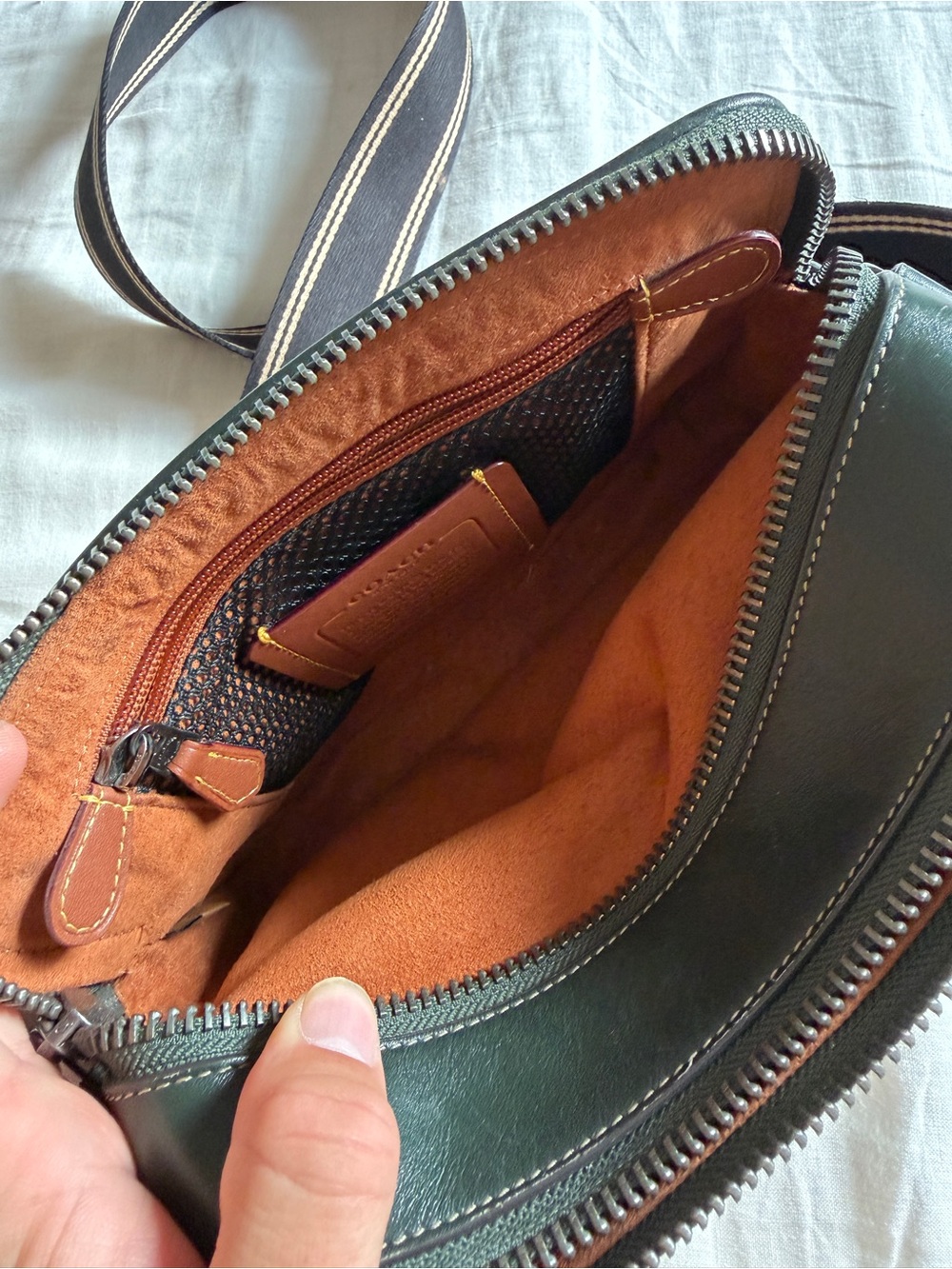 Coach Charter Crossbody 24 Bag - Amazon Green - Picture 9 of 10